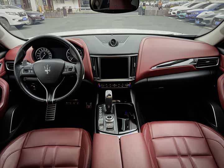 Maserati Levante 2022 3.0 T Modena — фото 16