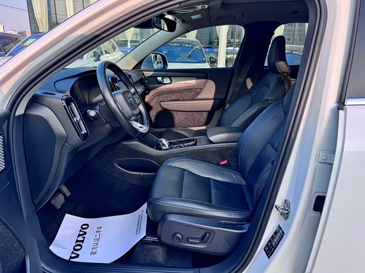 Volvo XC40 2021 T 4 WD — фото 12