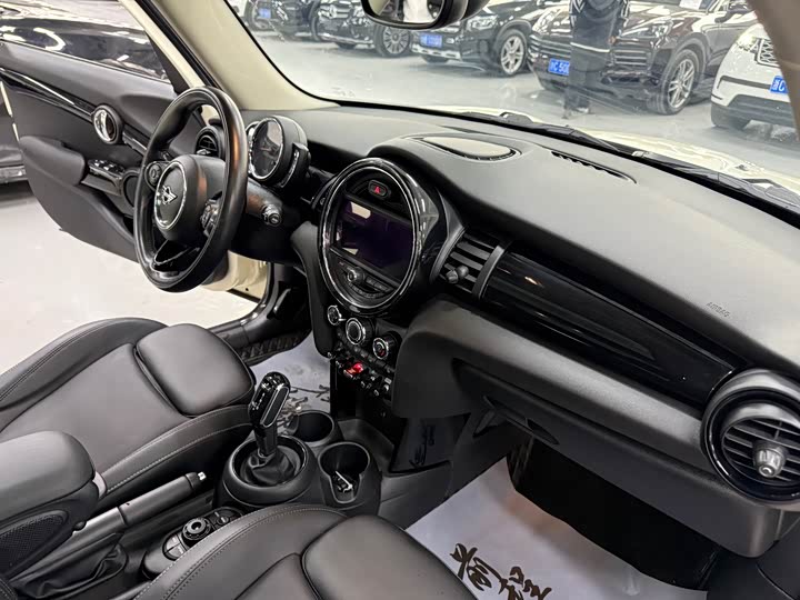 MINI Hatch — фото 13