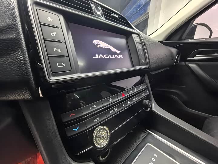 Jaguar F-PACE 2018 2.0 T 4 WDR-Sport — фото 13