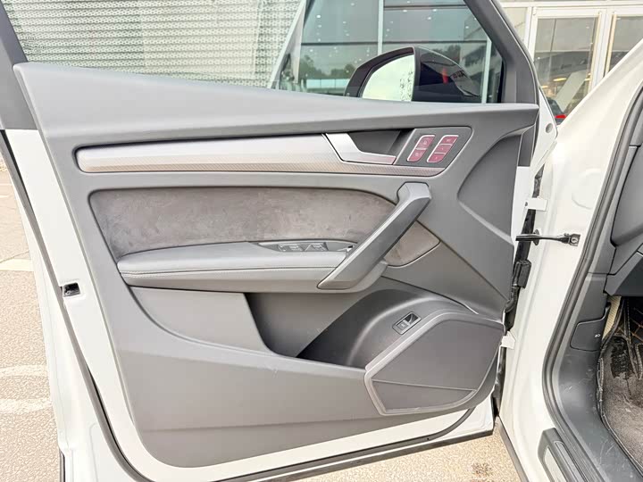 Audi Q5L Sportback 2024 40 TFSI Luxury — фото 4