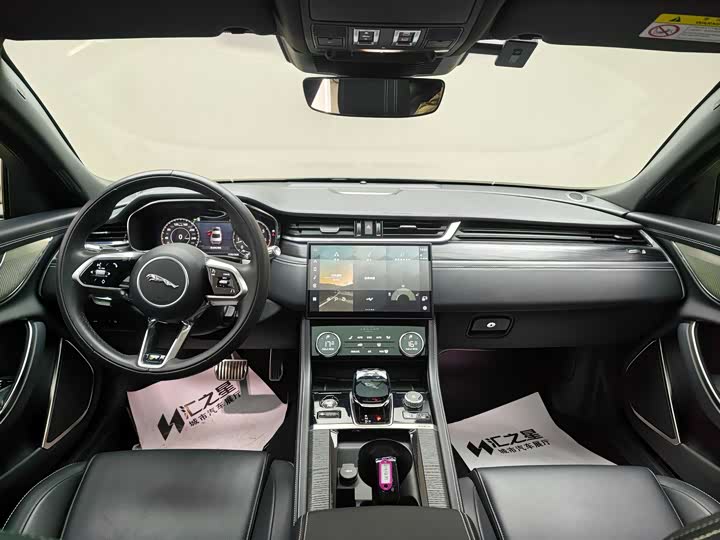 Jaguar XFL 2021 XFL 2.0 T P 250 4 WD — фото 12