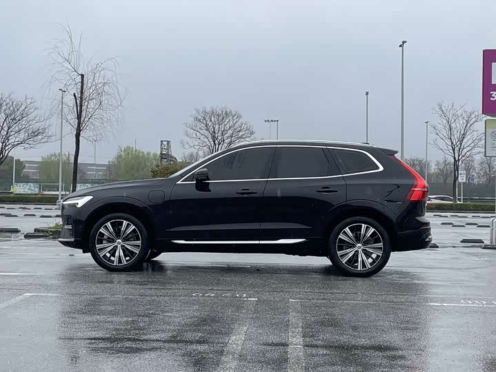 Volvo XC60 Hybrid 2022 T 8 PHEV 4 WD — фото 4