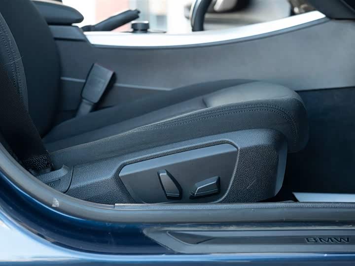 BMW 1-Series 2015 120i Leading — фото 43