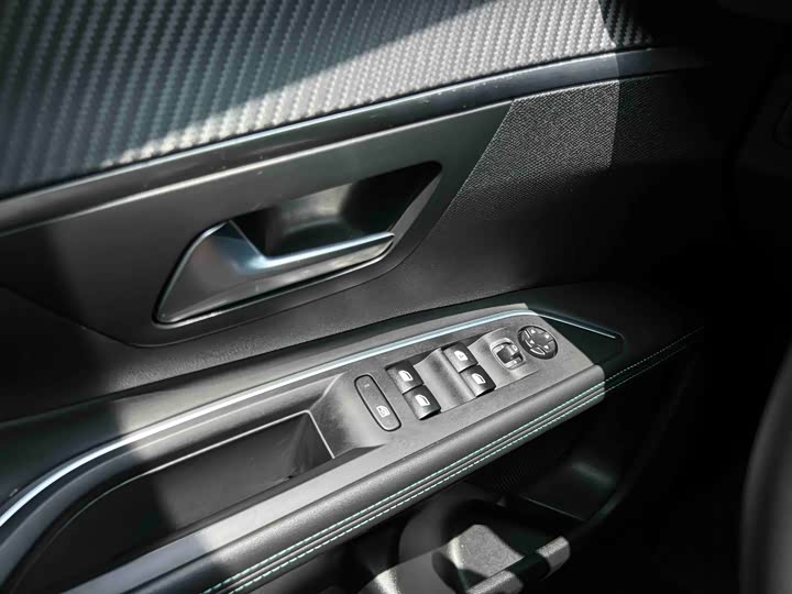 Peugeot 5008 2021 360 THP 5 — фото 23