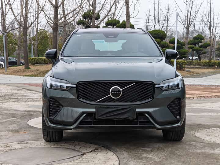 Volvo XC60 2026 B 5 4 WD — фото 2