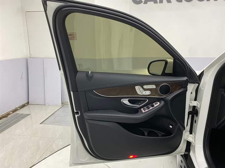 Mercedes-Benz GLC 2020 GLC 300 L 4 MATIC — фото 16