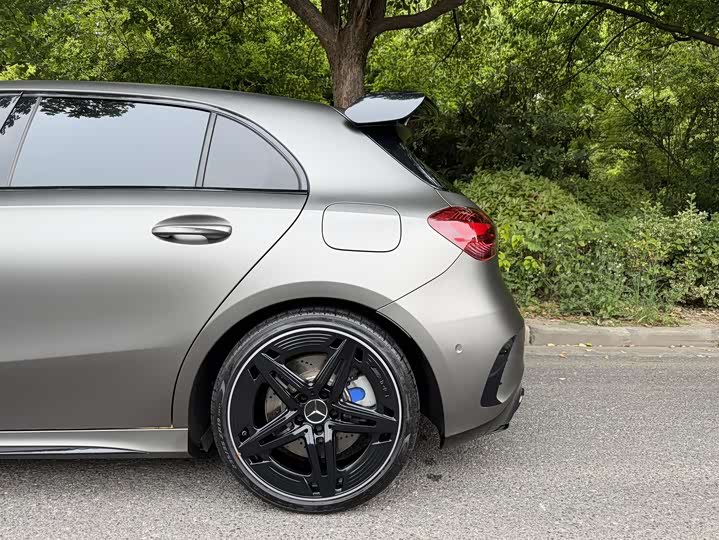 Mercedes-Benz A-Class 2024 AMG A 35 4 MATIC — фото 4