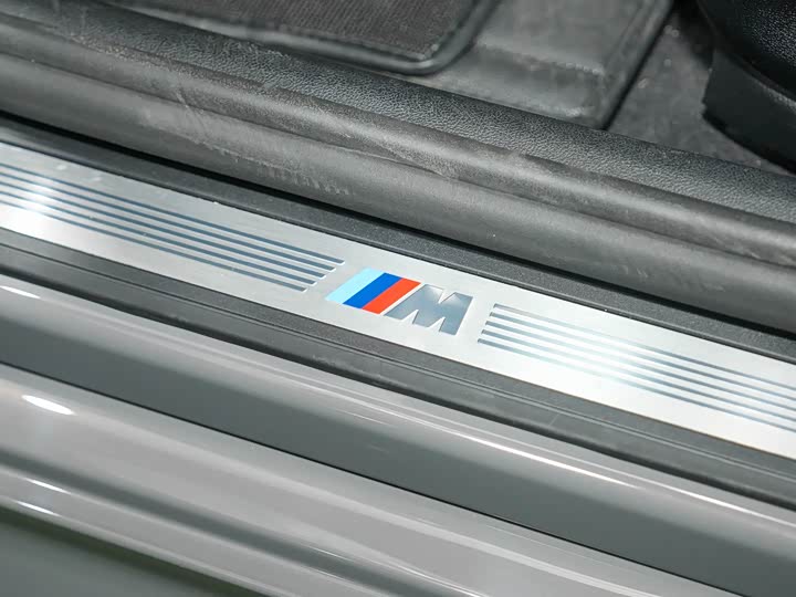 BMW 5 Series — фото 11