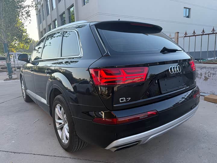 Audi Q7 40 TFSI комфорт — фото 5