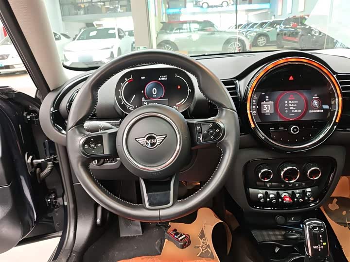 MINI Clubman — фото 11