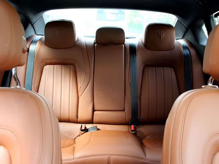 Maserati Quattroporte — фото 16