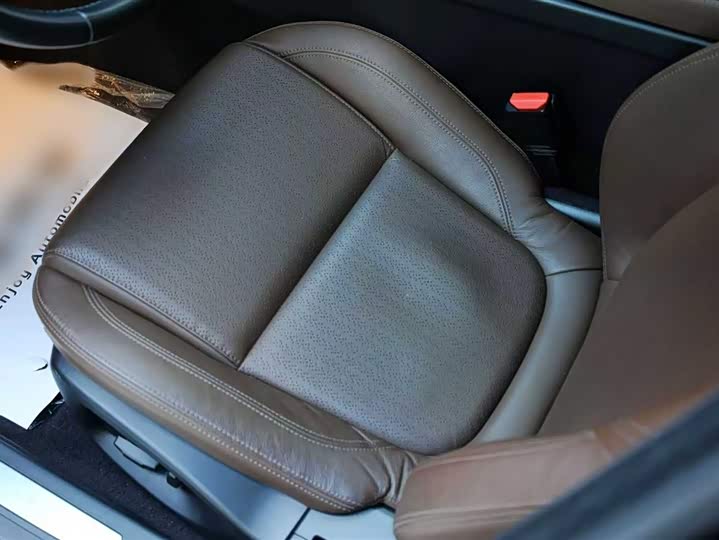 Jaguar XFL 2018 XFL 2.0 T 250 PS — фото 18