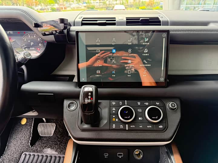 Land Rover Defender — фото 11