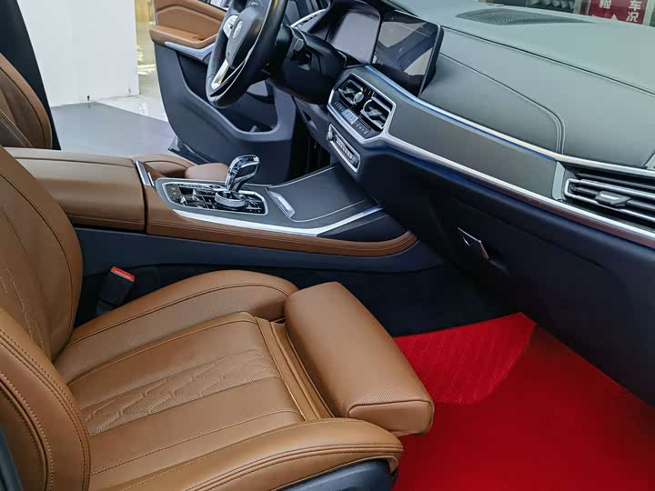 BMW X7 2022 x Drive 40i — фото 13