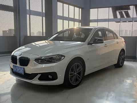 BMW 1-Series 2018 118i Sport — фото 17