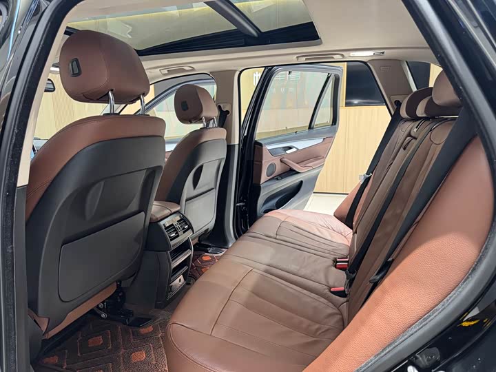 BMW X5 2018 x Drive 35i — фото 14