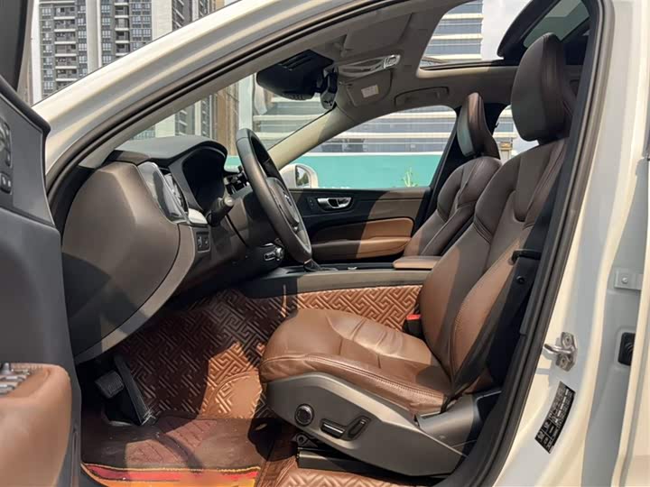 Volvo XC60 2019 T 5 4 WD VI — фото 23