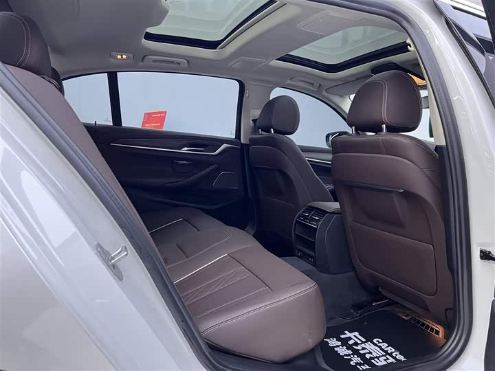 BMW 5-Series 2022 530 Li Leading — фото 22