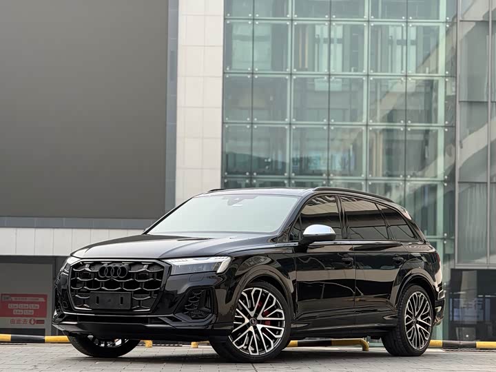 Audi SQ7 2024 4.0 TFSI — фото 1