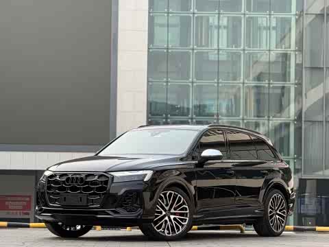 Audi SQ7 2024 4.0 TFSI — фото 24