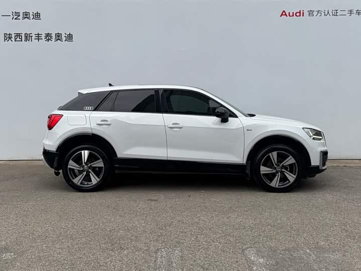 Audi Q2L 2020 35 TFSI — фото 27