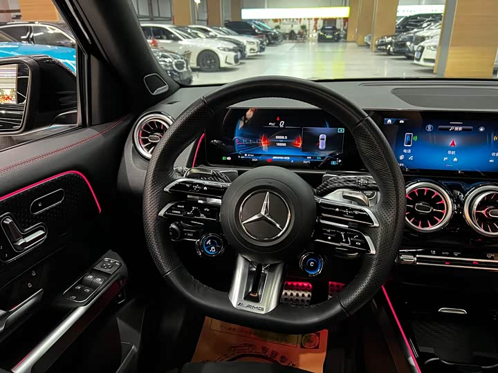 Mercedes-Benz GLB 2024 AMG GLB 35 4 MATIC — фото 7