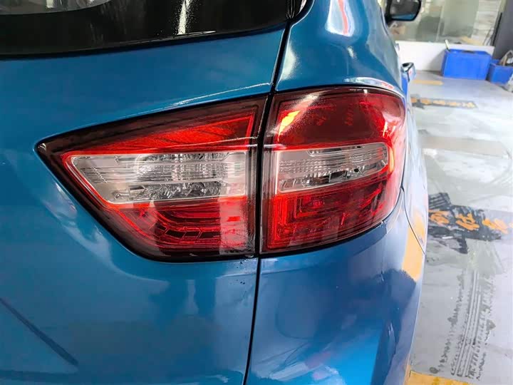 Changan CS15 2016 1.5 L MT — фото 8