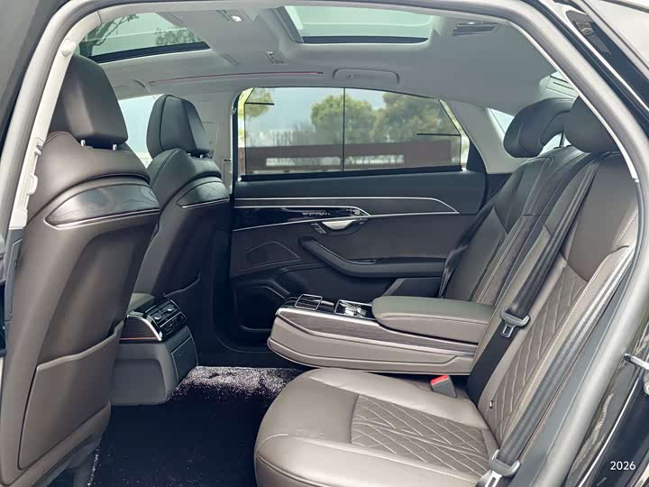 Audi A8 2021 A 8 L 50 TFSI quattro Comfort — фото 5