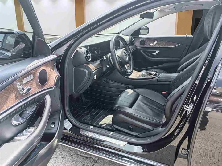 Mercedes-Benz E-Class рестайлинг E 200 L — фото 4