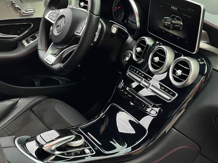 Mercedes-Benz GLC 2017 AMG GLC 43 4 MATIC — фото 13