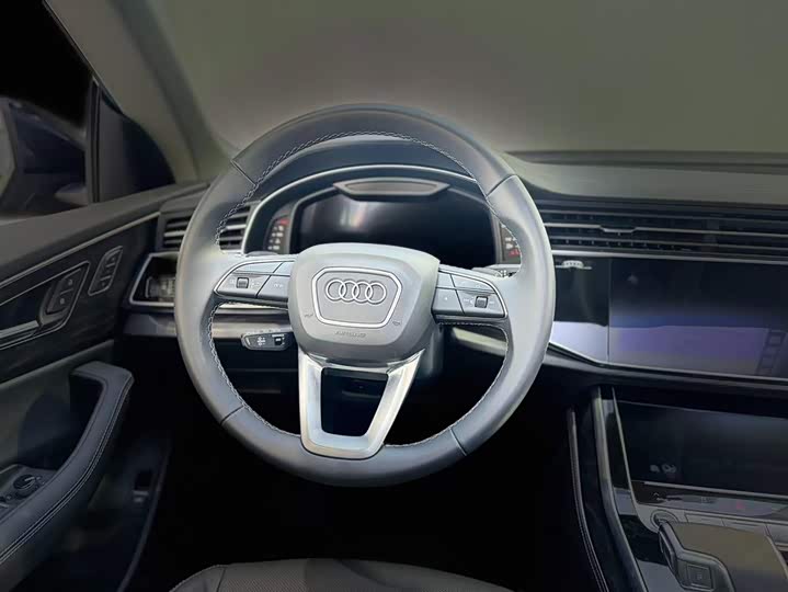 Audi Q8 2024 55 TFSI — фото 10