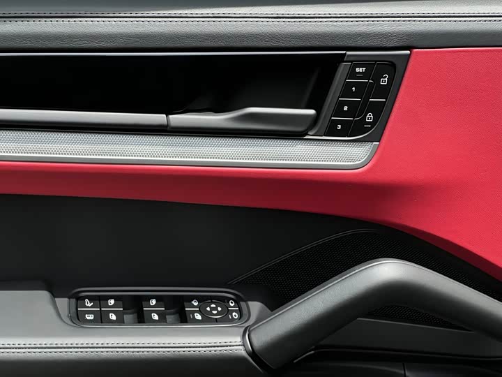 Porsche Cayenne 2025 Cayenne E-Hybrid 2.0 T — фото 9