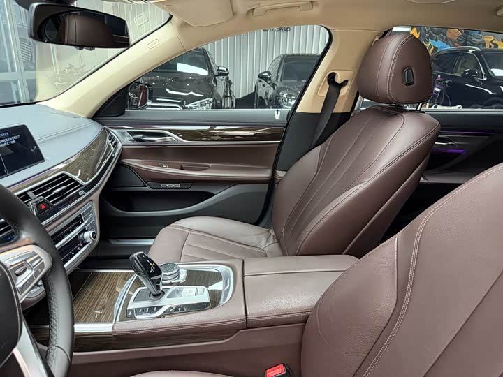 BMW 7-Series 2016 730 Li Leading — фото 18