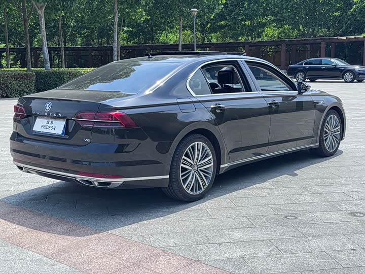 Volkswagen Phideon — фото 6