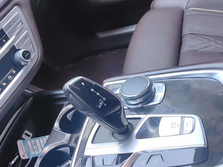 BMW 7-Series 2016 740 Li Leading — фото 17