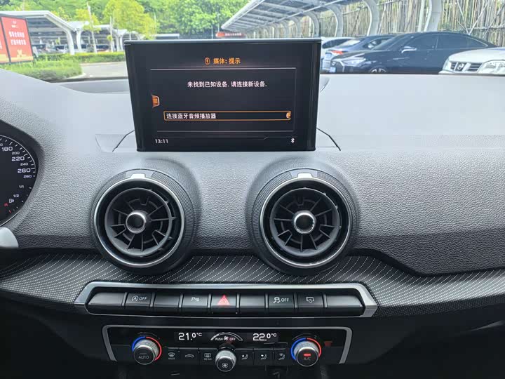 Audi Q2L 2021 35 TFSI — фото 8