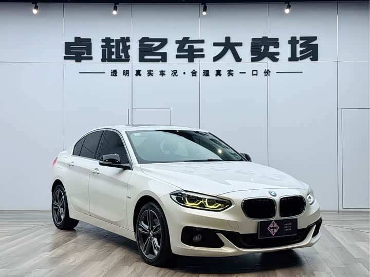 BMW 1-Series 2018 118i Sport — фото 3