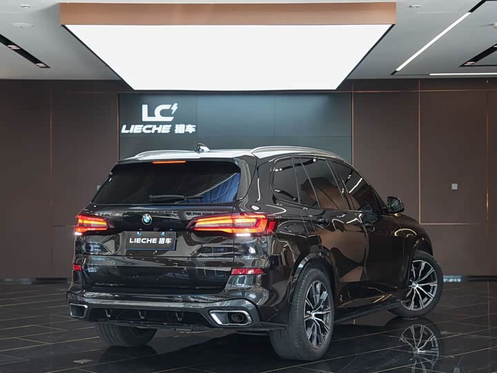 BMW X5 2021 x Drive 40i M — фото 19