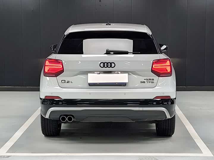 Audi Q2L 2018 35 TFSI VI — фото 14