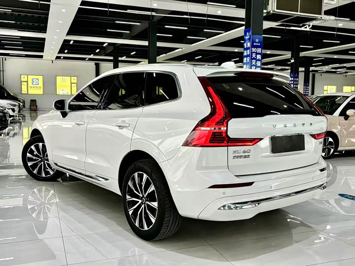 Volvo XC60 2023 B 5 4 WD — фото 15