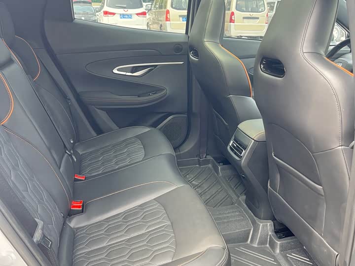 Changan UNI-T 2023 1.5 T Premium — фото 12