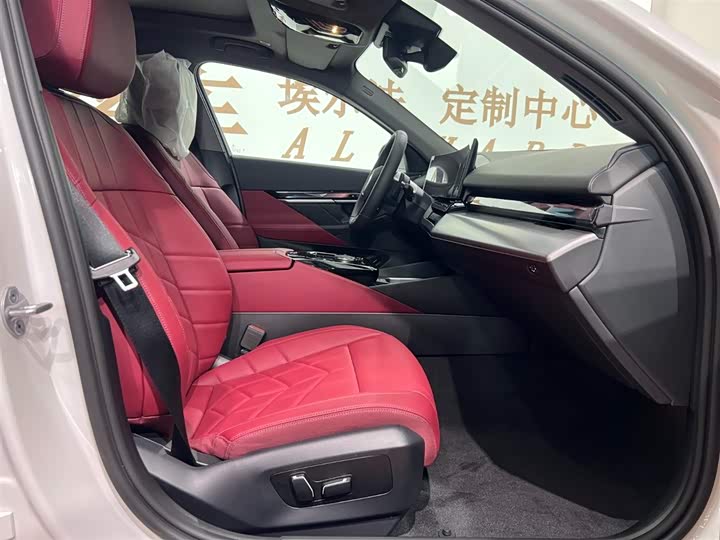BMW 5-Series 2025 530 Li Leading M — фото 25