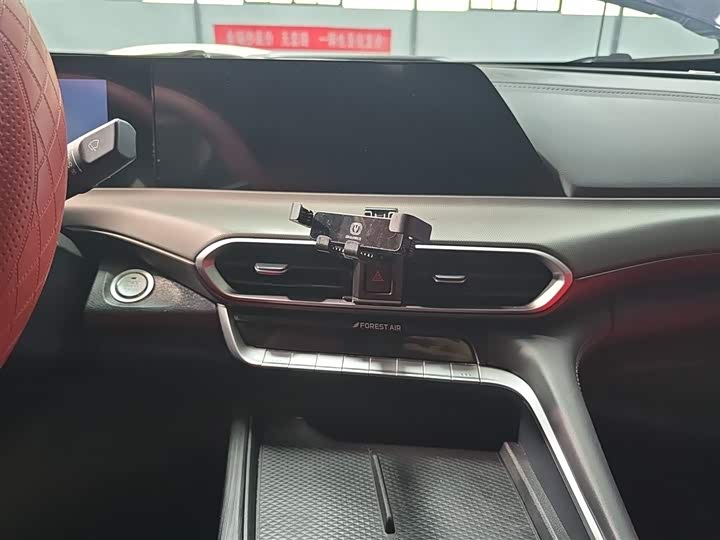 Changan UNI-T 2020 1.5 T Premium — фото 13