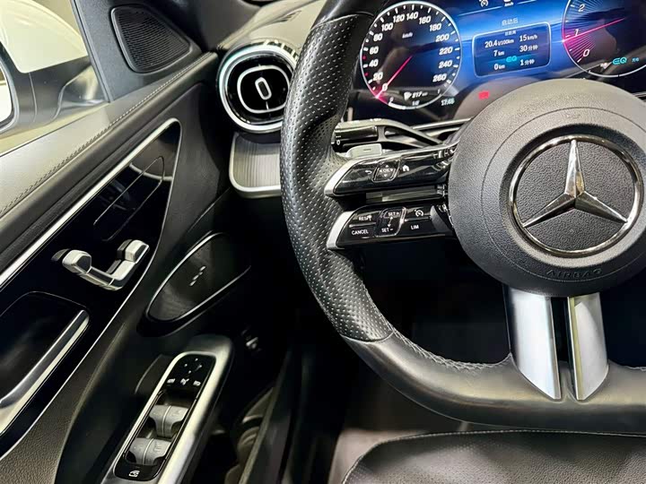 Mercedes-Benz C-Class 2022 C 200 L — фото 23