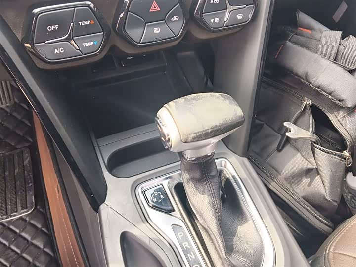 Trumpchi GS4 2017 235 T AT 2 WD — фото 14
