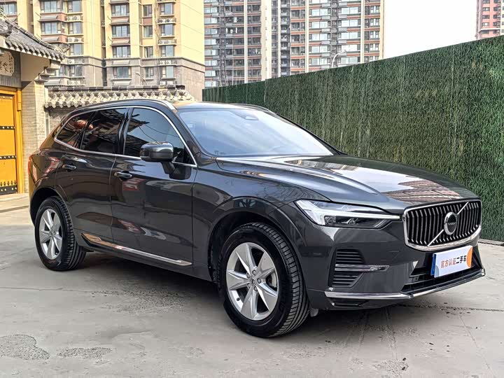 Volvo XC60 2022 B 5 4 WD — фото 3