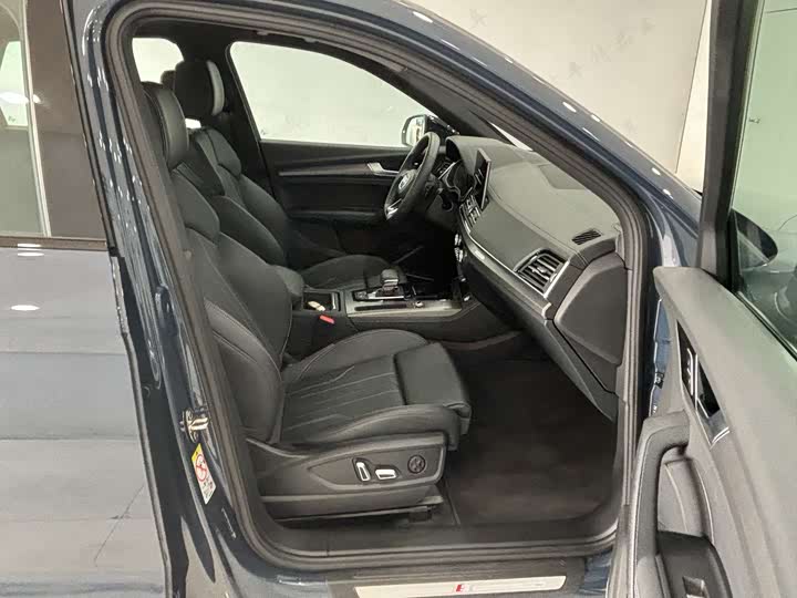Audi Q5L 2025 45 TFSI — фото 28