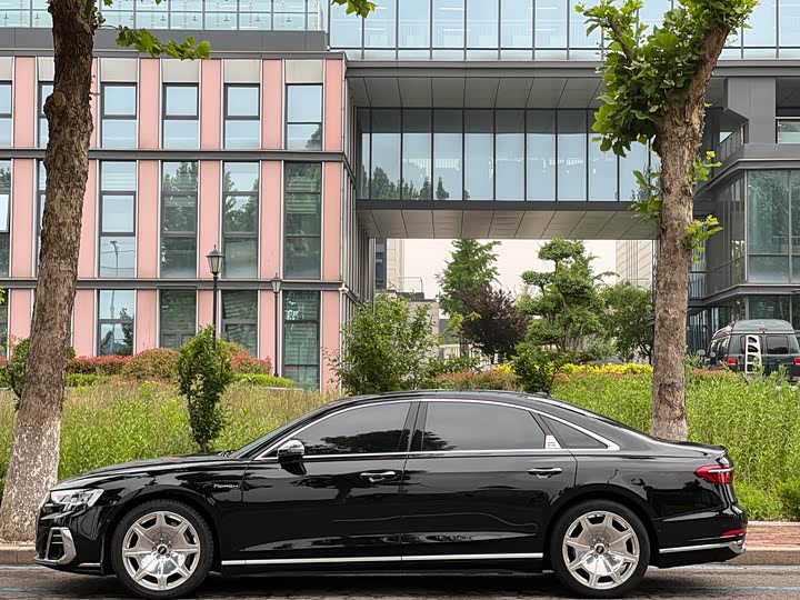Audi A8 2018 A 8 L 55 TFSI quattro — фото 3