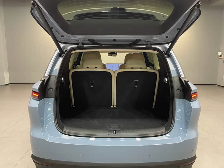 Li Auto i8 2025 — фото 31